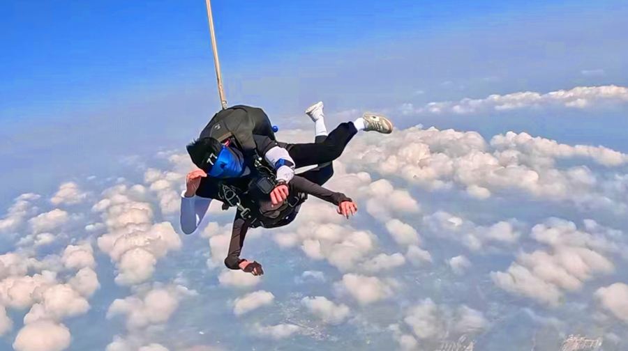 墨爾本大洋路市區聖科達亞拉河谷高空跳傘【市區免費接送可選/贈跳傘證書/鳥瞰壯觀海岸線/專業教練及設備】