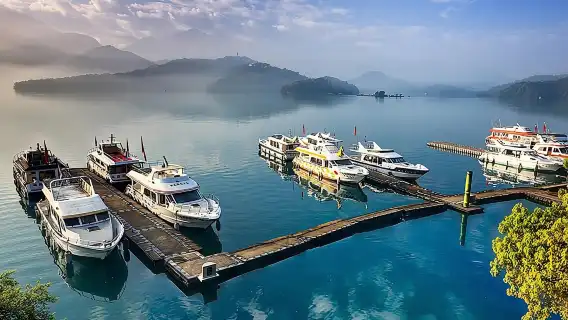 Sun Moon Lake 1-Day Leisure Tour from Taipei