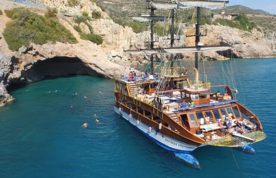 阿拉尼亞雙體船郵輪之旅連燒烤午餐、無限暢飲軟性飲品及更多