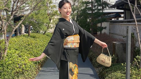 Kyoto Kimono Rental mimosa Kodaiji Store] *Kurotomesode Rental