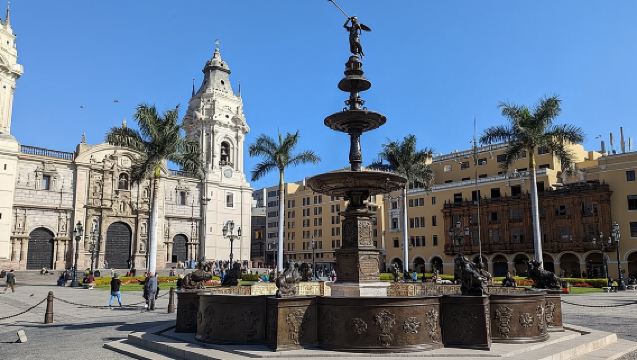 Lima City, Central Market & Catacombs Tour (Pick-up & Drop Off)