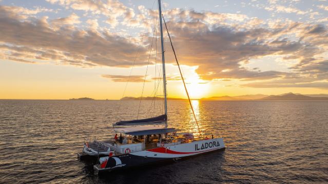 Hyères : Sunset Catamaran Cruise to Giens Peninsula
