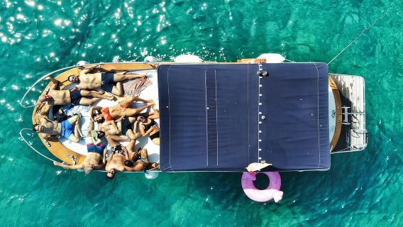 CASTRO-MALEPASSO : TOUR DES GROTTES EN BATEAU DE 3H AVEC APÉRITIF