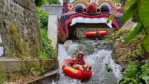 Pengembaraan Tiub Sungai Malas Bali – Pengalaman Hanyut Bersantai di Hutan yang Indah