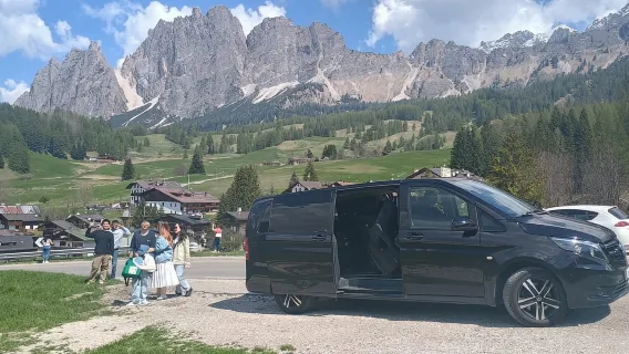 Vanaf Venetië: dagtocht naar de Dolomieten, het Misurinameer en Cortina