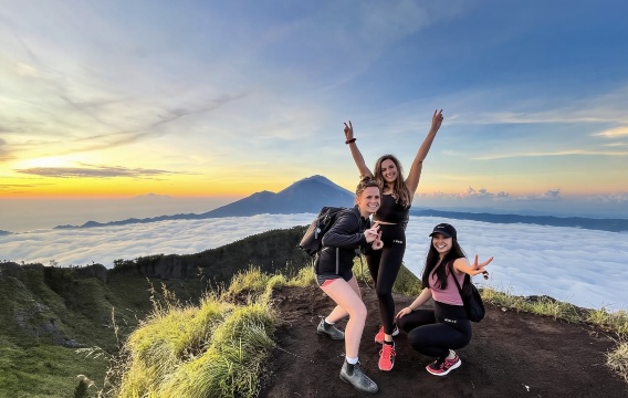 Mount Batur Half-Day Tour: Optional Meeting Point/Hotel Pickup + Includes 4WD Jeep