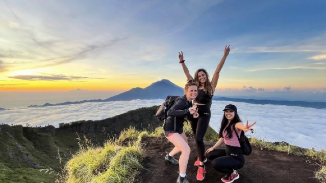 Tur setengah hari ke Gn. Batur: Opsi berkumpul/penjemputan hotel + termasuk mobil jeep 4WD