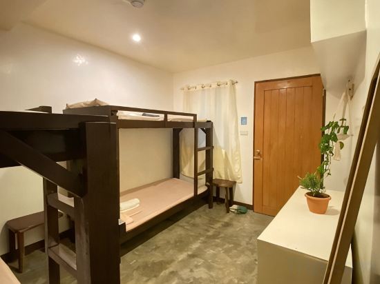 Malayah Hostel Room Type - Standard Barkada Room