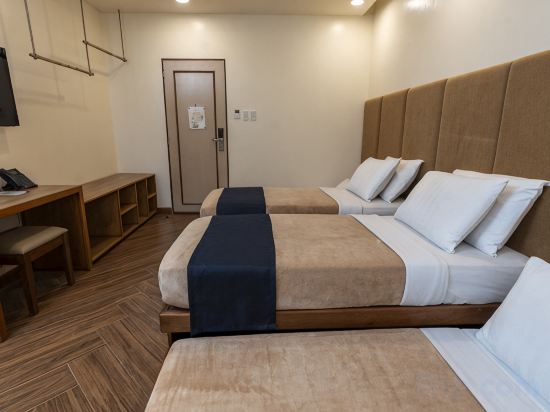 Kabayan Hotel Room Type - Deluxe Triple Room