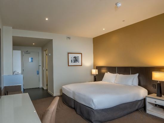 Scenic Hotel Dunedin City - Tap to explore photos