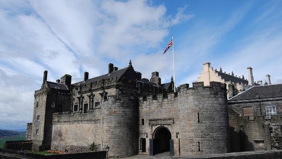 Edinburgh: Loch Lomond, Stirling Castle and the Kelpies Day Tour