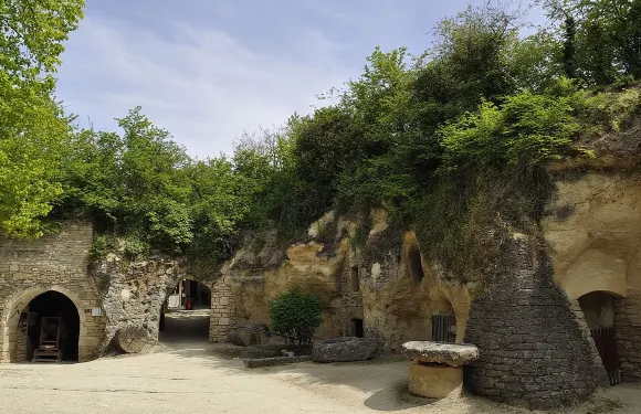 羅什梅尼耶穴居博物館村門票