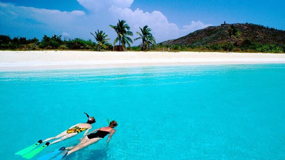 Culebra Power Boat Snorkeling & Beach Tour All Inclusive