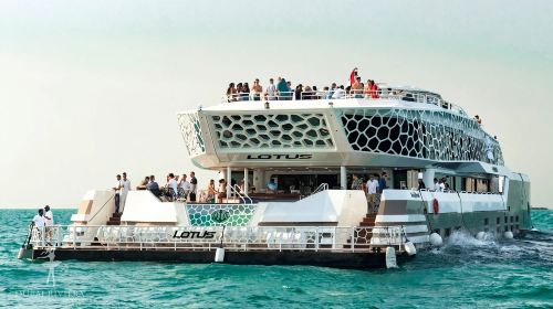 Dubai Lotus Mega Yacht Dinner Cruise Transport Passes 5