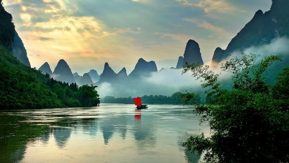 계림 출발: 샹궁산 + 싱핑 고성 + 십리곡 + 위룽강 (대나무 뗏목 체험 포함)