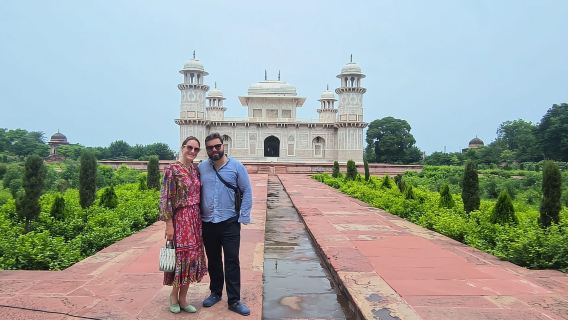 Sunrise Taj Mahal Tour from Delhi By Car- All Inclusive.