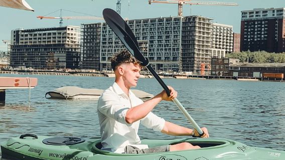Rent a Kayak in Wijnhaven, Rotterdam