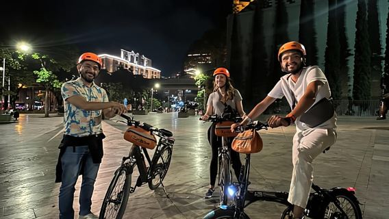 Medellín: Naik E-Bike Layaknya Warga Lokal dengan Camilan