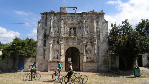 Bandar Hilang Separuh Hari Antigua dalam Jelajah Basikal Almolonga