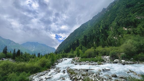 Dari Bishkek : Pengembaraan ke Taman Negara Ala Archa