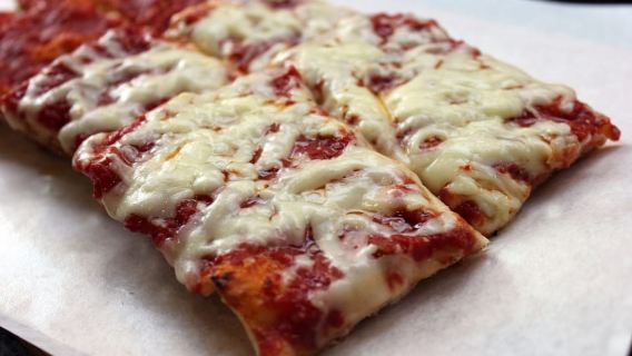 Tour en bicicleta eléctrica por Roma: Banquete definitivo de comida callejera y mercado