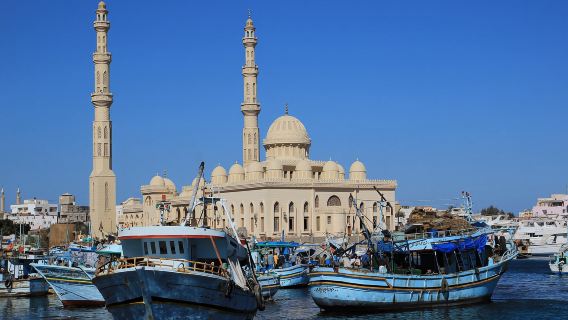 Joining a Local Family at their eating table - Lunch or Dinner Experience