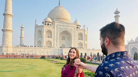 Tur Taj Mahal, Benteng & Bayi Taj All Inclusive dari Delhi dengan Mobil