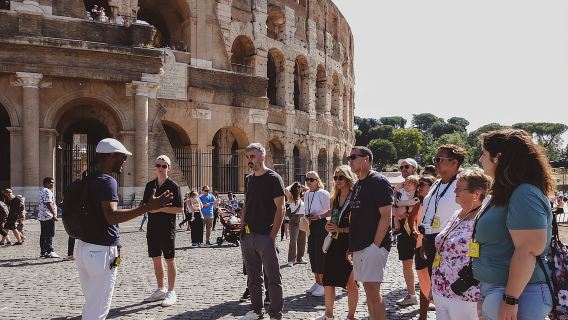 Rome: Small Group Tour Colosseum Experience