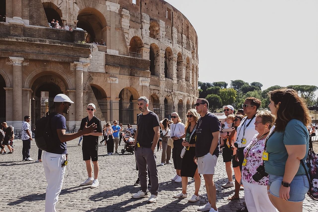 Rome: Small Group Tour Colosseum Experience