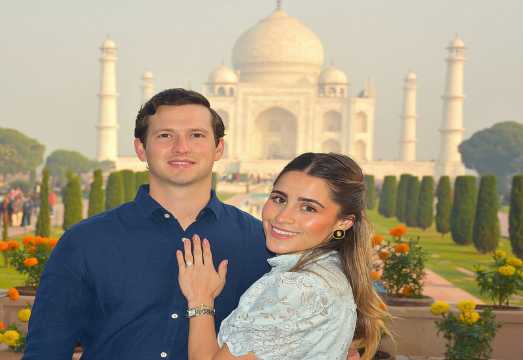 Sunrise Taj Mahal & Agra Fort Tour By Car From Delhi with 5 Star Breakfast