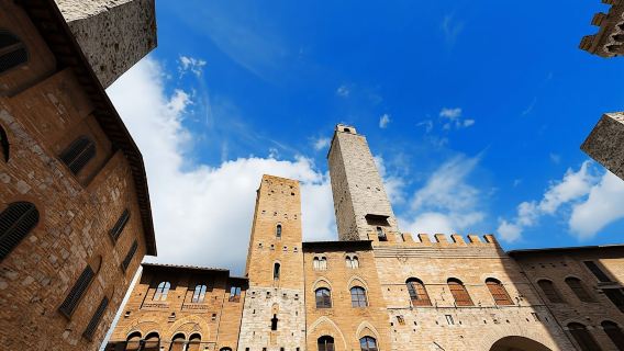 San Gimignano and Volterra Tour from Siena with Lunch