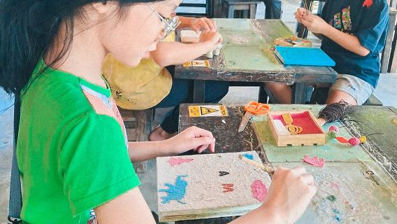 ทัวร์ครึ่งวันปีนผาอุทยานแห่งชาติน้ำตกบัวตอง-น้ำพุเจ็ดสีและสวนกระดาษมูลช้างในเชียงใหม่ ตัวเลือกที่ดีสำหรับครอบครัว