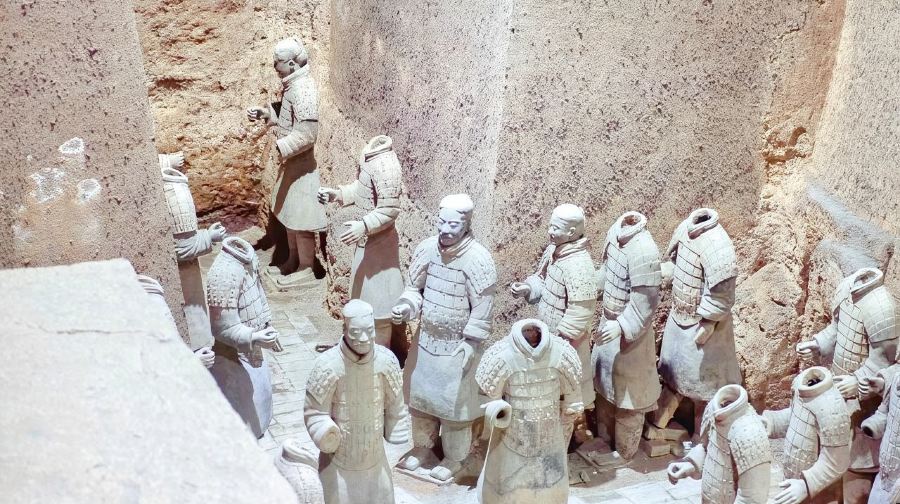 西安秦始皇帝陵博物院（兵馬俑）門票+精品小團人工講解【含門票丨2-12人小團丨可選場次丨資深老師講解丨贈耳麥使用