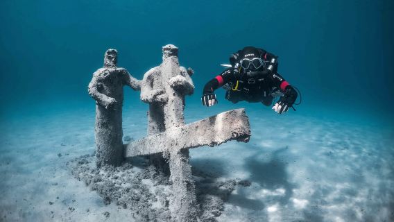 Halbtägige Bootstour: Trogir, Unterwassermuseum und Blaue Lagune