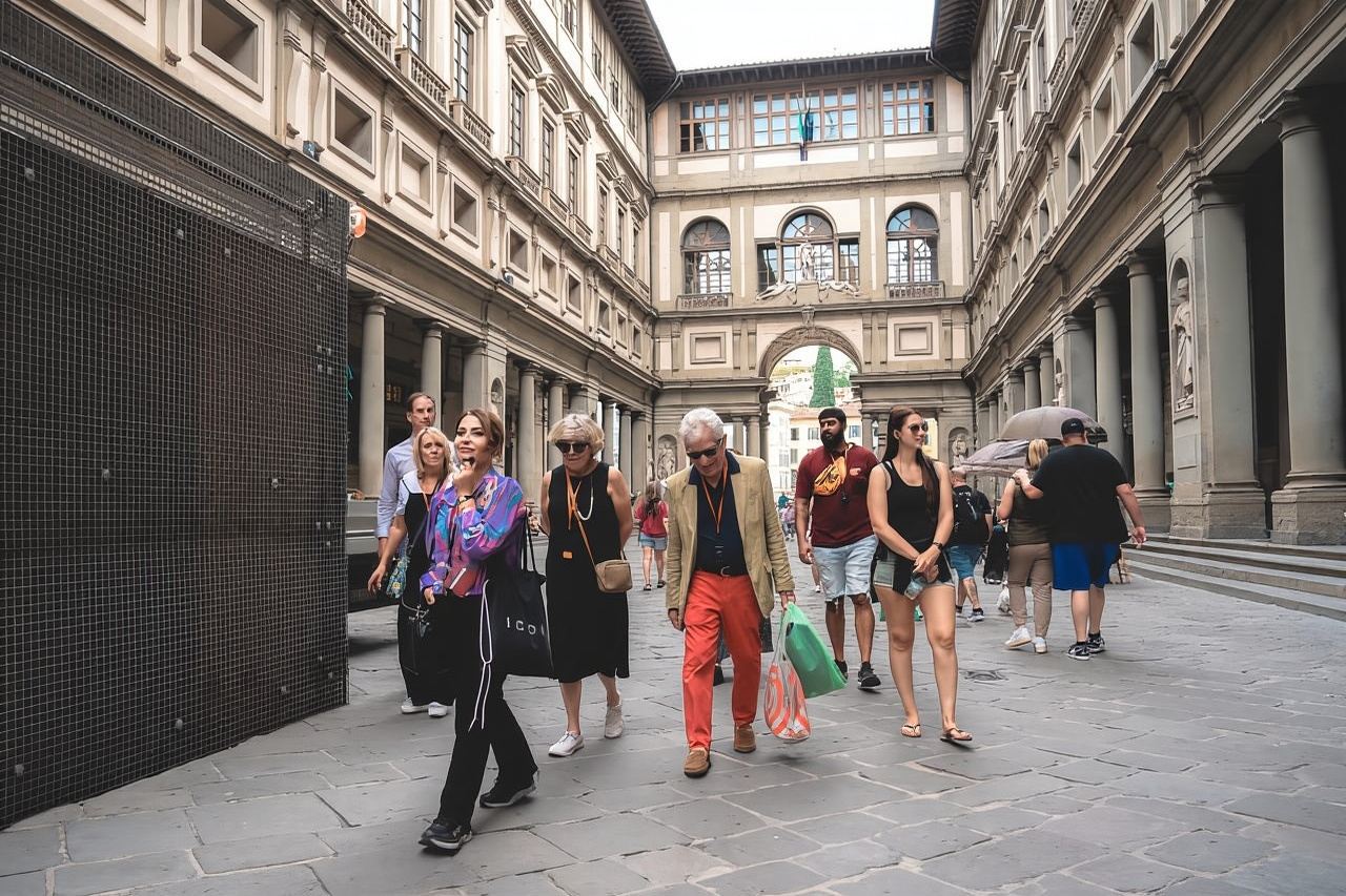 Florence: Private Uffizi Gallery & City Walking Guided Tour