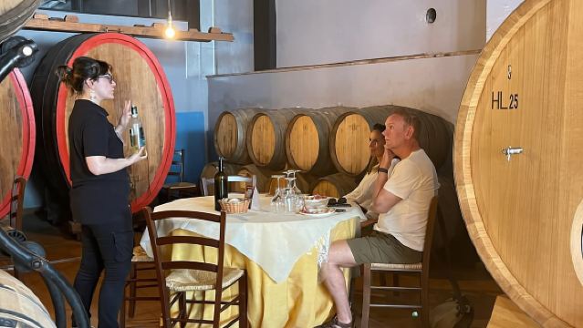 ヴィンテージビートルカーとワインで巡るトスカーナのオリジナルプライベートツアー