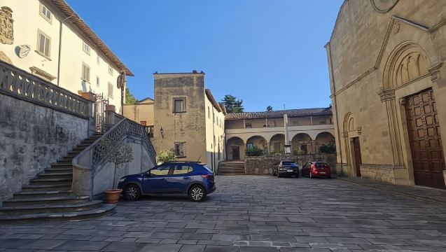 ทัวร์รถกอล์ฟฟีเอโซเล: โรงละครโรมัน พิพิธภัณฑ์ และวิวพาโนรามา