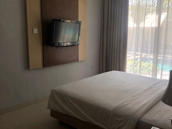 Serela Kuta Bali Room Type - Superior Pool View King Room