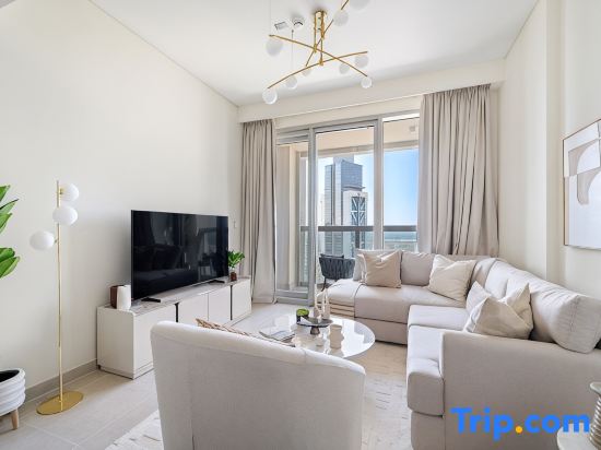 Modern 1BR Near Dubai Mall & Dubai Fountain