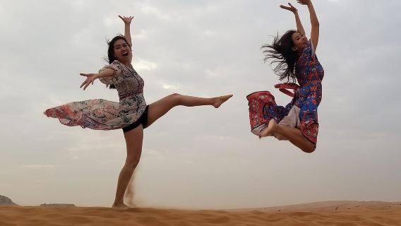 Red Dune Safari Adventure with BBQ Dinner Experience