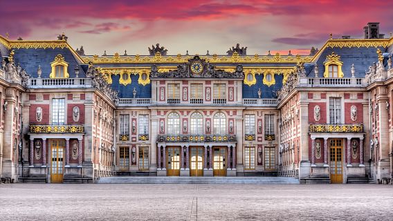 Visita guiada al Palacio de Versalles desde París, incluyendo espectáculos en los jardines.
