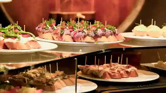 Tapas and history tour through old Madrid