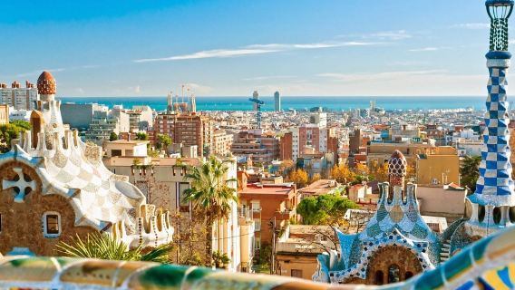 聖家族大教堂+古埃爾公園+米拉之家+錫切斯小鎮包車一日遊