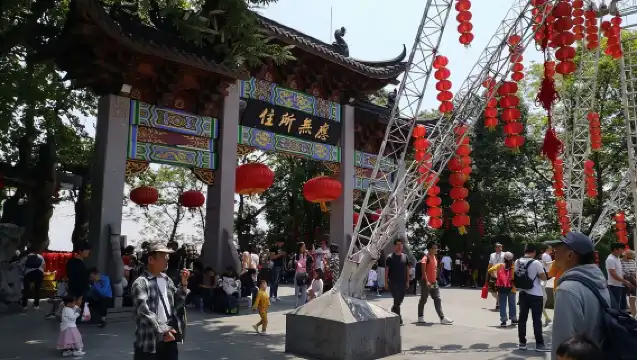 免排隊北高峰上行索道（單程）+天下第一財神廟+人員導覽半日遊