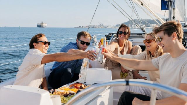 Small-Group San Diego Afternoon Sailing Excursion