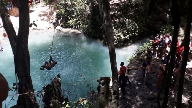 Ocho Rios Flusstour: Blue Hole, Dunn's River und Tubing
