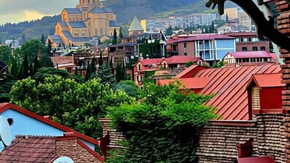 Tbilisi: Pekan Lama Persendirian & Lawatan Berjalan Kaki Sololaki dengan Makan Tengahari