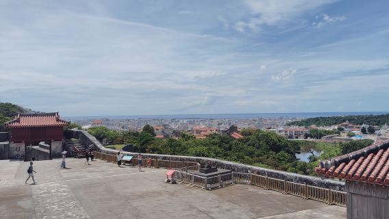 Okinawa: visita guidata al castello di Shurijo e a Tamaudun - Sito UNESCO