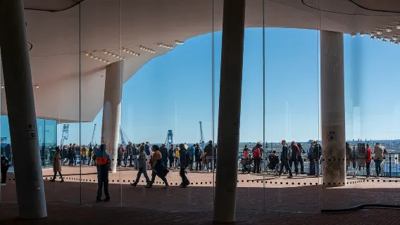 Hamburg: Elbphilharmonie Plaza, Highlights & Umgebung
