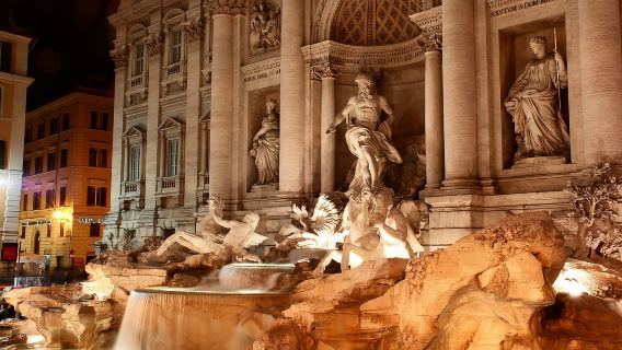 Rome : Visite nocturne pour découvrir les places et les fontaines